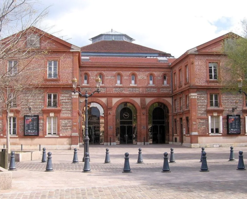 1-1280px-Toulouse-Halle_aux_grains